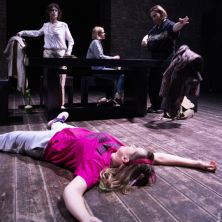 Ho bisogno di sentire qualcuno che mi dica che sto bene Spazio Diamante Sala Black