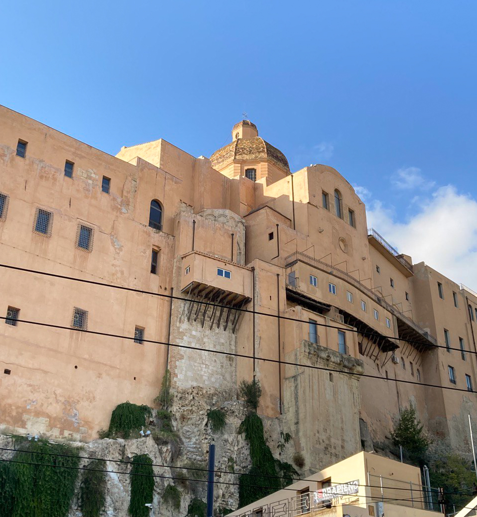 2. Cattedrale di Santa Maria e Quartiere Castello