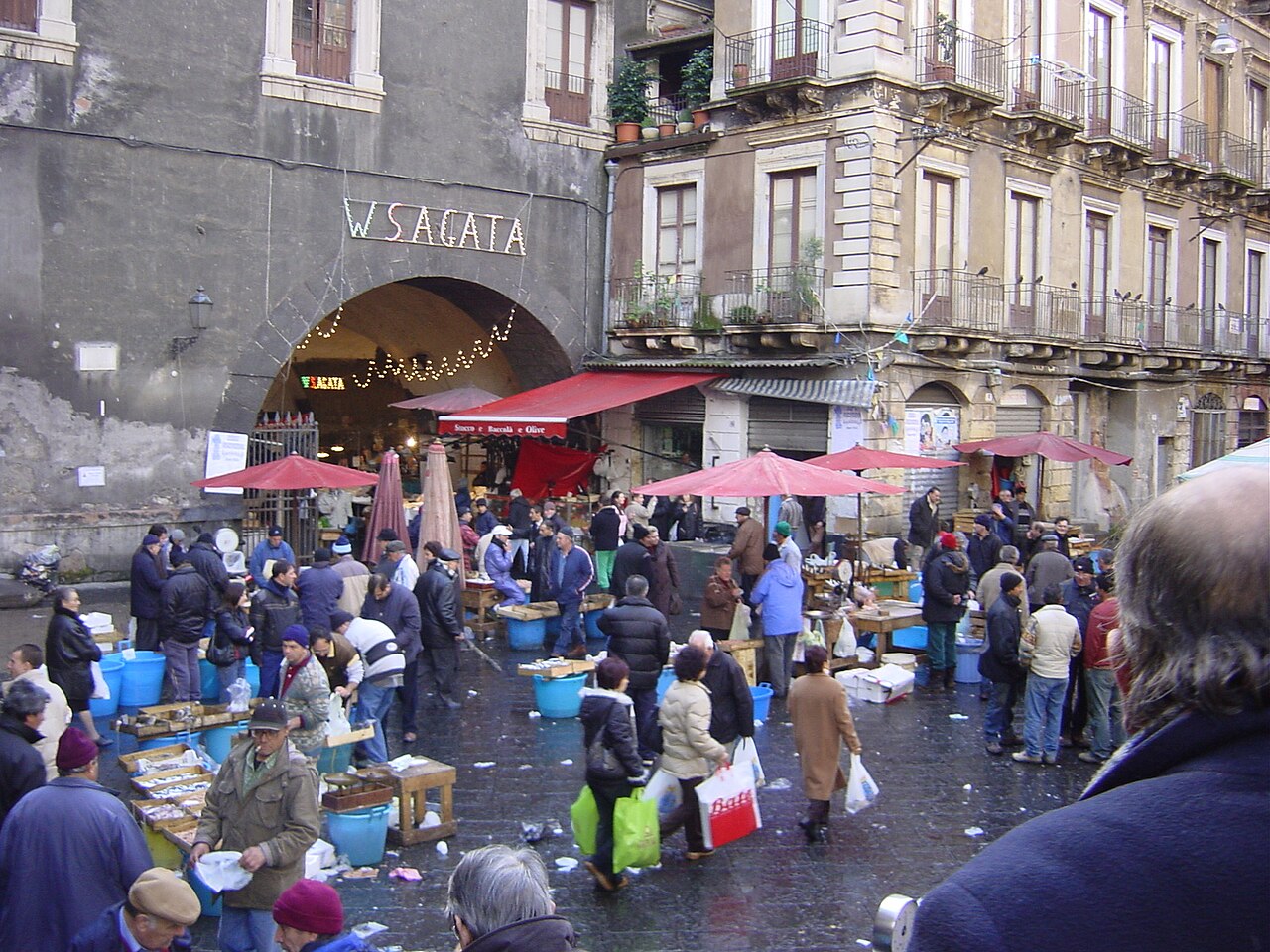 4. Mercato del Pesce di Catania (A Piscaria): street food e tradizione