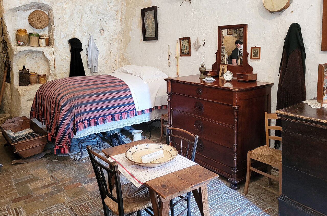 Casa Grotta di Vico Solitario a Matera: storia e vita contadina
