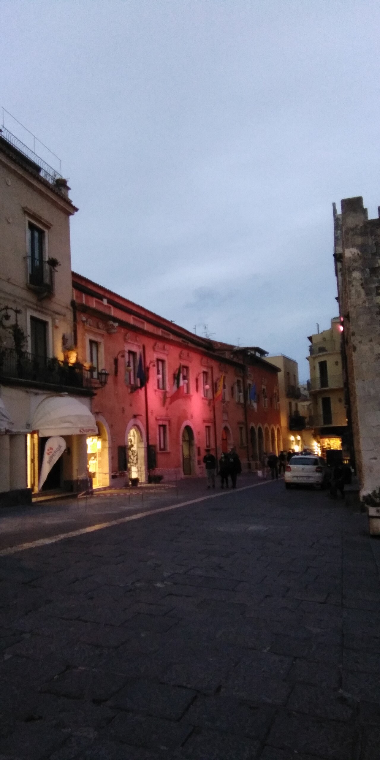 Corso Umberto e Centro Storico di Taormina: shopping e monumenti