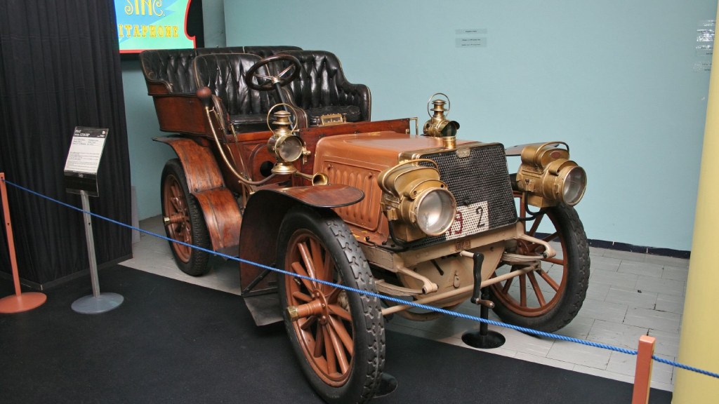 Museo Nazionale dell Automobile MAUTO a Torino auto storiche