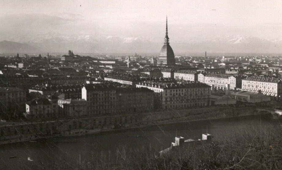 Panorama di Torino vista dal Monte dei Cappuccini con la Mole Antonelliana